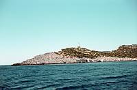 1963. Griechischer Küstenvorspung mit Leuchtturm. Griechenland.