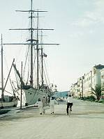 1959. Kroatien ( Jugoslawien)  Insel Lošinj. Losinj  (deutsch veraltet: Lötzing. italienisch: Lussino)  Kroatische Insel in der Adria. Segelschiff. Dreimaster im Hafen an der Pier. Croatia (Yugoslavia )