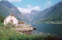 um 1960. Skandinavien.  Norwegen - Scandinavia. Norway - Haus in einem Fjord