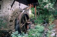 1982. Österreich. Wassermühle an einer Berghütte