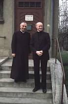 1970er. Poland. Polen. Posen. Pfarrer und deutsche Priester.