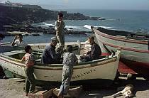 1963. Portugal. Fischerboote am Strand