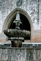 vermutlich 1968. Portugal. Lissabon. Brunnen im Innenhof des Hyronimus-Kloster