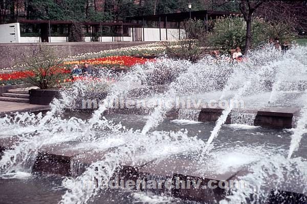 1977. Hamburg. Park Planten un Bomen.