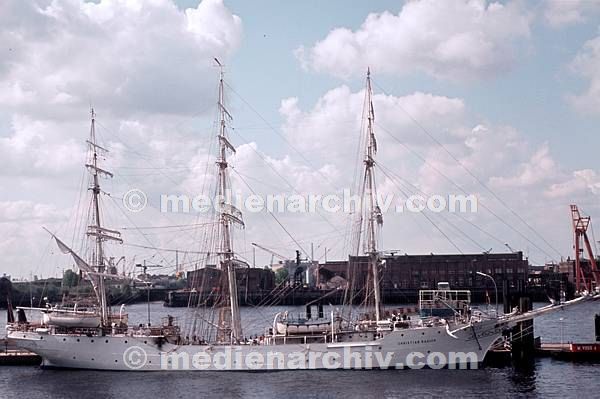 1977. Hamburg. Hamburger Hafen. Schiffe. Altes Segelschiff