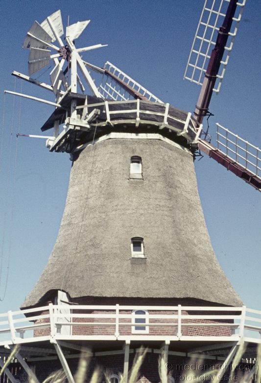 1976. Niedersachsen. Ostfriesland. Insel Föhr. Windmühle