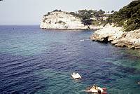 1975. Spanien. Baleren. Menorca. Küste am Mittelmeer