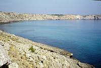 1975. Spanien. Baleren. Menorca. Küste am Mittelmeer