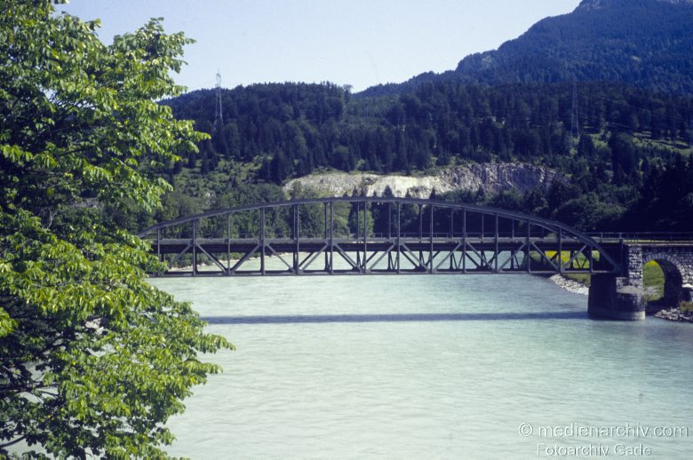 1980. Bayern. Ostallgäu. Füssen. Brücke über dem Fluss Lech