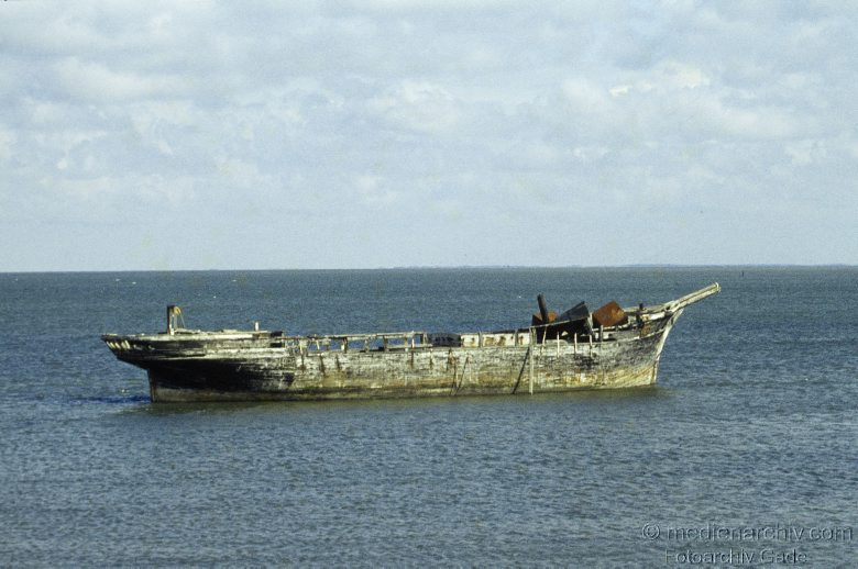 1978. Schleswig-Holstein. Sylt. Schiffwrack vor der Küste