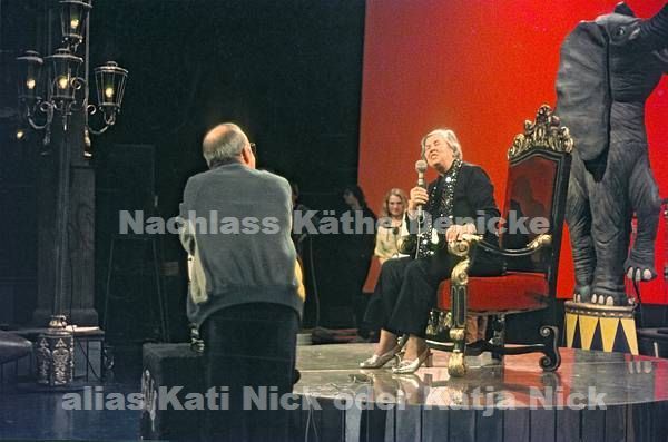 vermutlich 1980er. Auftritt von Kati Nick alias Katja Nick, bürgerlicher Name Käthe Denicke in der Fernsehsendung Höchstleistung