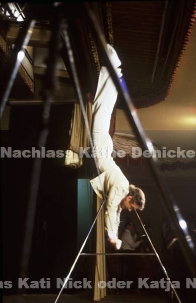 1970er. Varieté -Varietee -Varietétheater. Artistische Show auf der Bühne.