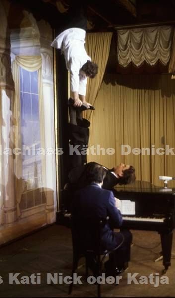 1970er. Varieté -Varietee -Varietétheater. Artistische Show auf der Bühne.