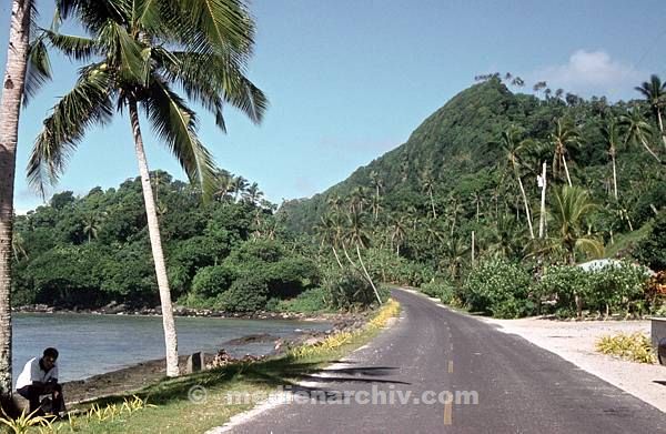 1972. Südsee. Samoa. Straße.