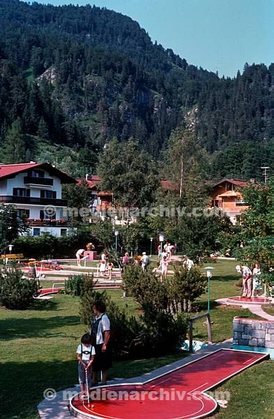 1982. Deutschland. Bayern. Ruhpolding. Minigolf