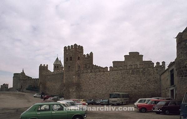 1970er. Spain. Spanien. Toledo. Stadtmauern.