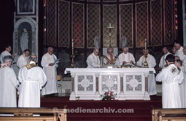 1970er. Großbritiannien. Armagh. St. Mattias: Gottesdienst.