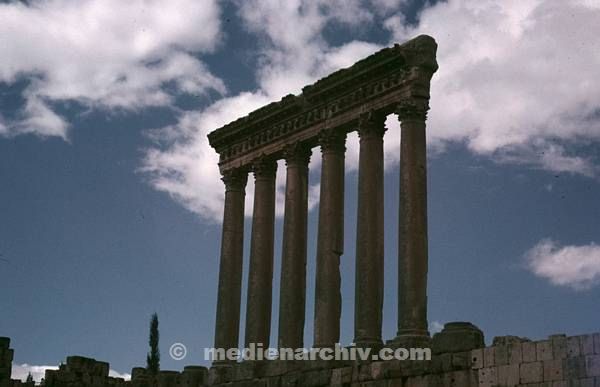 1970er. Libanon. Baalbeck (Bekaa-Ebene). Säulen.