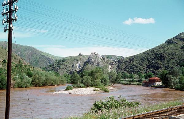 1968. Jugoslawien. Heute Mazedonien. Fluss Vardar. Rückblick auf das Vardar-Tal von Titov Veles